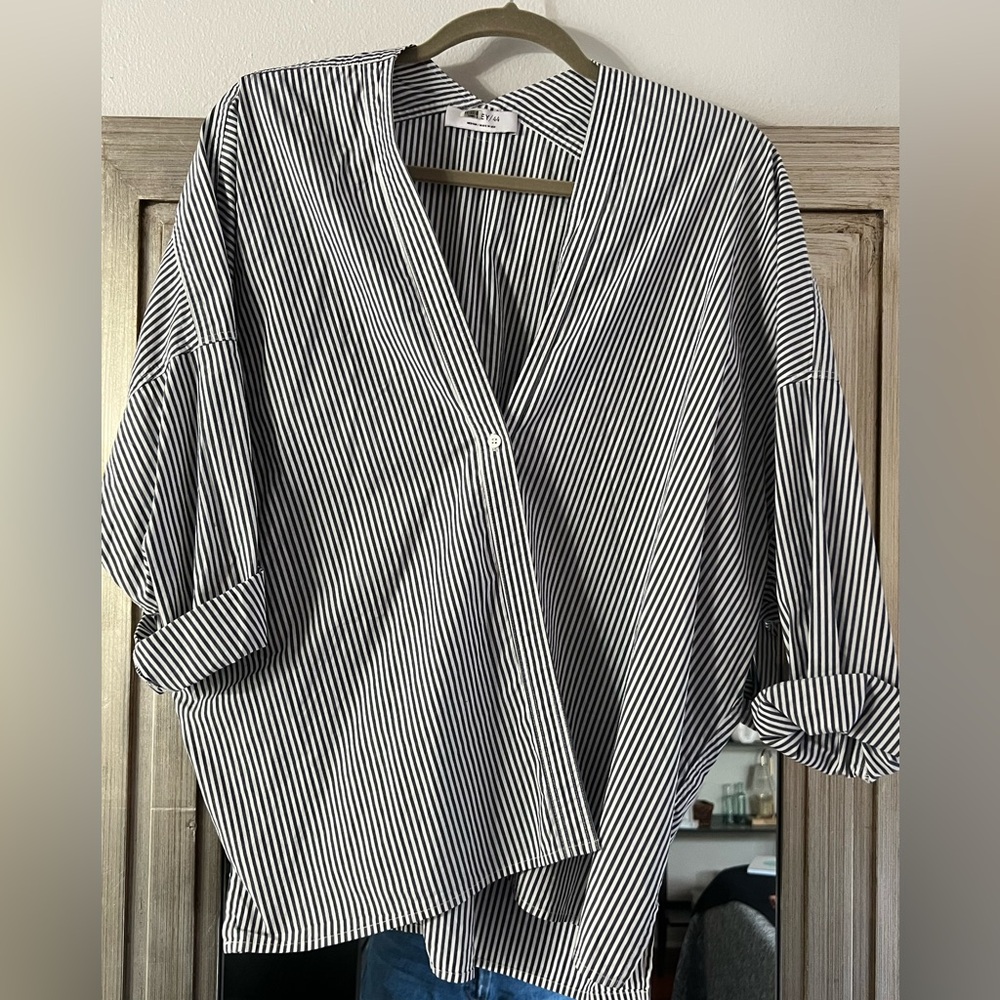 Bailey 44 Top